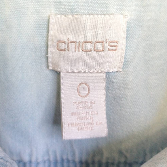 Chico's size 0 (Small) button down lace back top - Picture 3 of 8